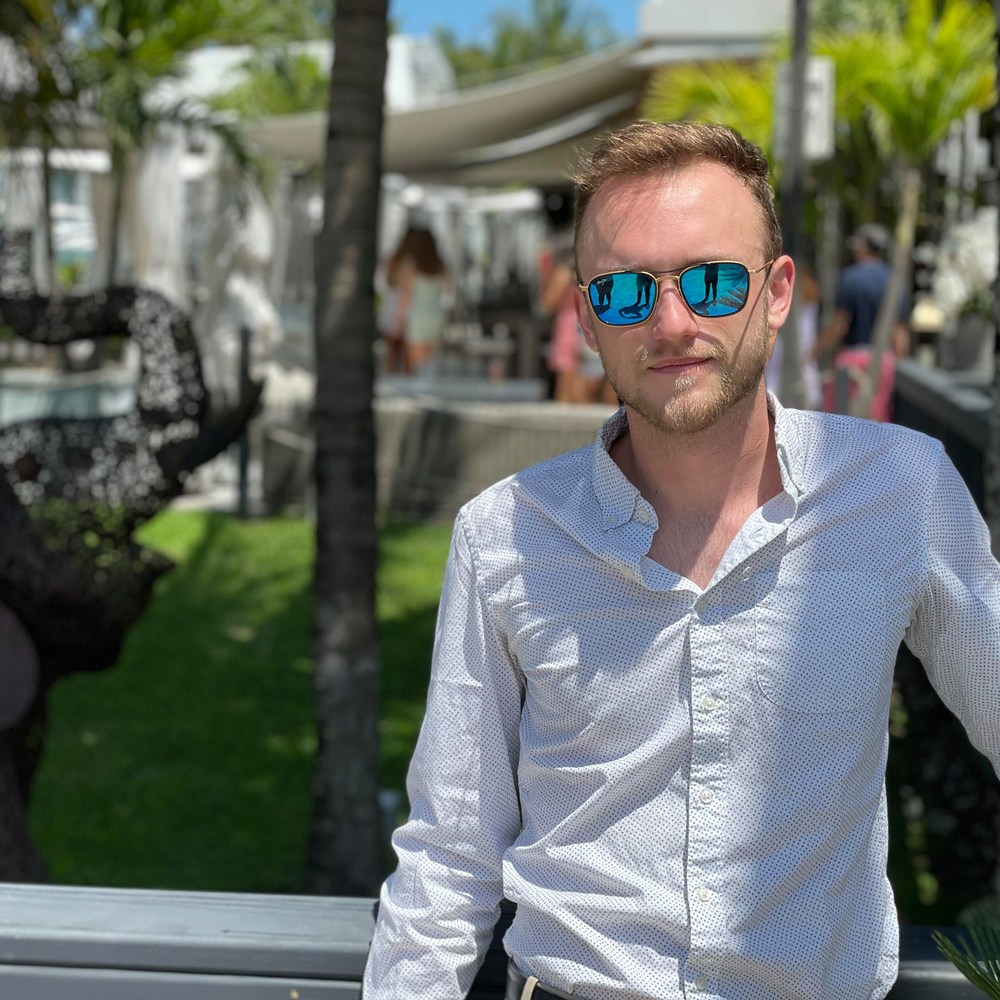 Meet your Posher, Alex